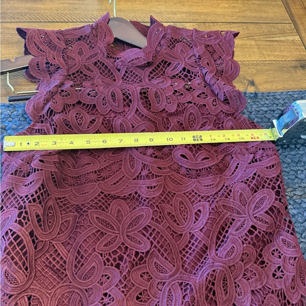 Laundry By Shelli Segal Maroon Lace Top